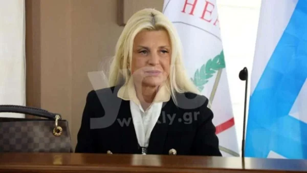 Στα πιο αδύνατα της - Χαμός με τη φωτογραφία της Μαρίνας Πατούλη στο πλευρό του Βλάση Χολέβα