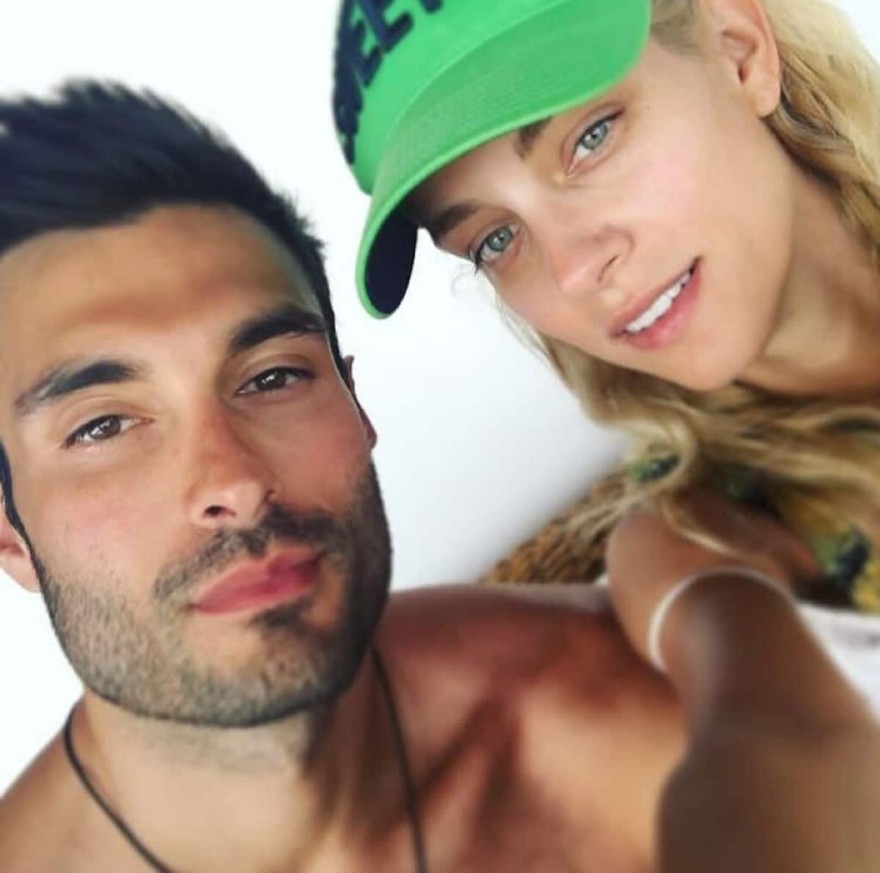 Η Δούκισσα Νομικού με τον αδερφό της