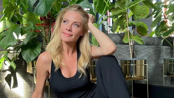 Η πραγματική αλήθεια - Τα πόδια της Ζέτας Μακρυπούλια χωρίς φίλτρα και ρετούς