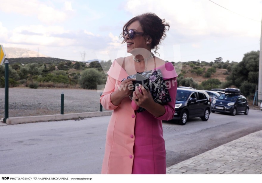 Η Ελένη Ράντου στον γάμο του Ορφέα Αυγουστίδη και της Γεωργίας Κρασσά