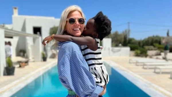 Χριστίνα Κοντοβά: Με μια φωτογραφία από τη βάπτιση της Ada μας συστήνει για πρώτη φορά την οικογένειά της