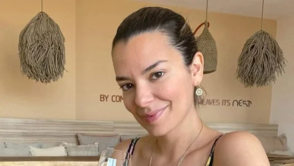 Νικολέττα Ράλλη: Με ασορτί μαγιό μπροστά από την ατελείωτη θέα - Μαμά και κόρη πόζαραν και "έριξαν" το Instagram