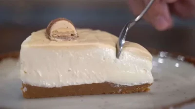 Το τέλειο γλυκό ψυγείου: Τραγανή βάση μπισκότου και αφράτη κρέμα τυριού