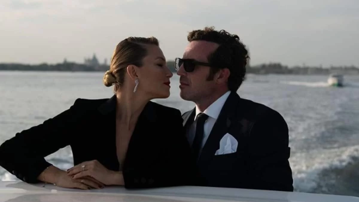 Full in love στο Μονακό - Τα τρυφερά φιλιά στο στόμα του Ηλία Κρασσά με τη Βίκυ Καγιά