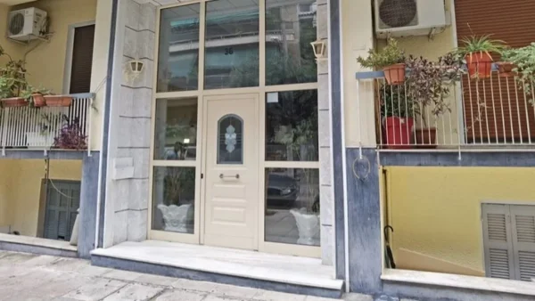 Καλλιθέα: Κατηγορείται για παράνομη οπλοκατοχή η 51χρονη που μαχαίρωσε τον σύζυγό της