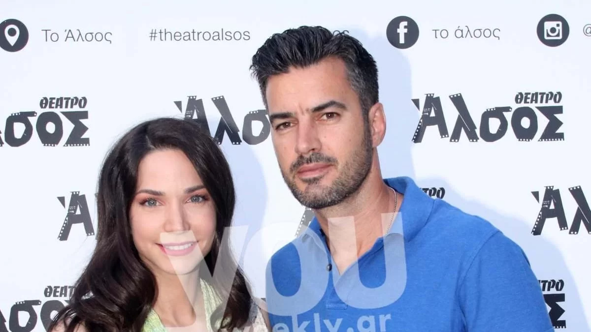 Με άκρως καλοκαιρινή διάθεση στο θέατρο - Γιάννης Τσιμιτσέλης και Κατερίνα Γερονικολού σε κοινή έξοδο αγκαλιά