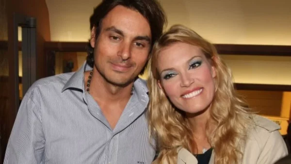 Τότε ήταν γνωστό μοντέλο, σήμερα γοητευτικός γκριζομάλλης - Ο πρώην της Καγιά πριν το γάμο με τον Κριθαριώτη