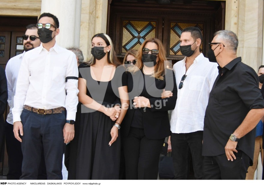 Φωτογραφίες από την κηδεία του Γιάννη Κοντούλη 2