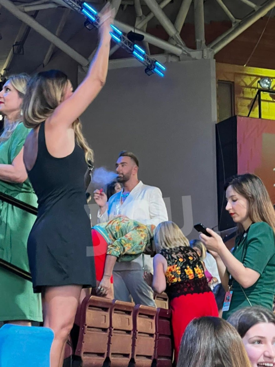 Ο Νίκος Κοκλώνης στα Mad Vma