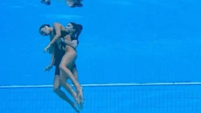 Κάνει το γύρο του διαδικτύου - Κολυμβήτρια έχασε της αισθήσεις της και βυθιζόταν στο Παγκόσμιο Πρωτάθλημα
