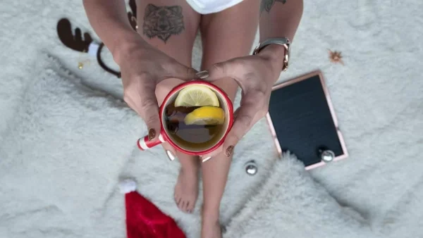 Ανακάτεψε χυμό λεμόνι με γιαούρτι μέλι και... - Η πιο έξυπνη και οικονομική μάσκα απολέπισης σώματος