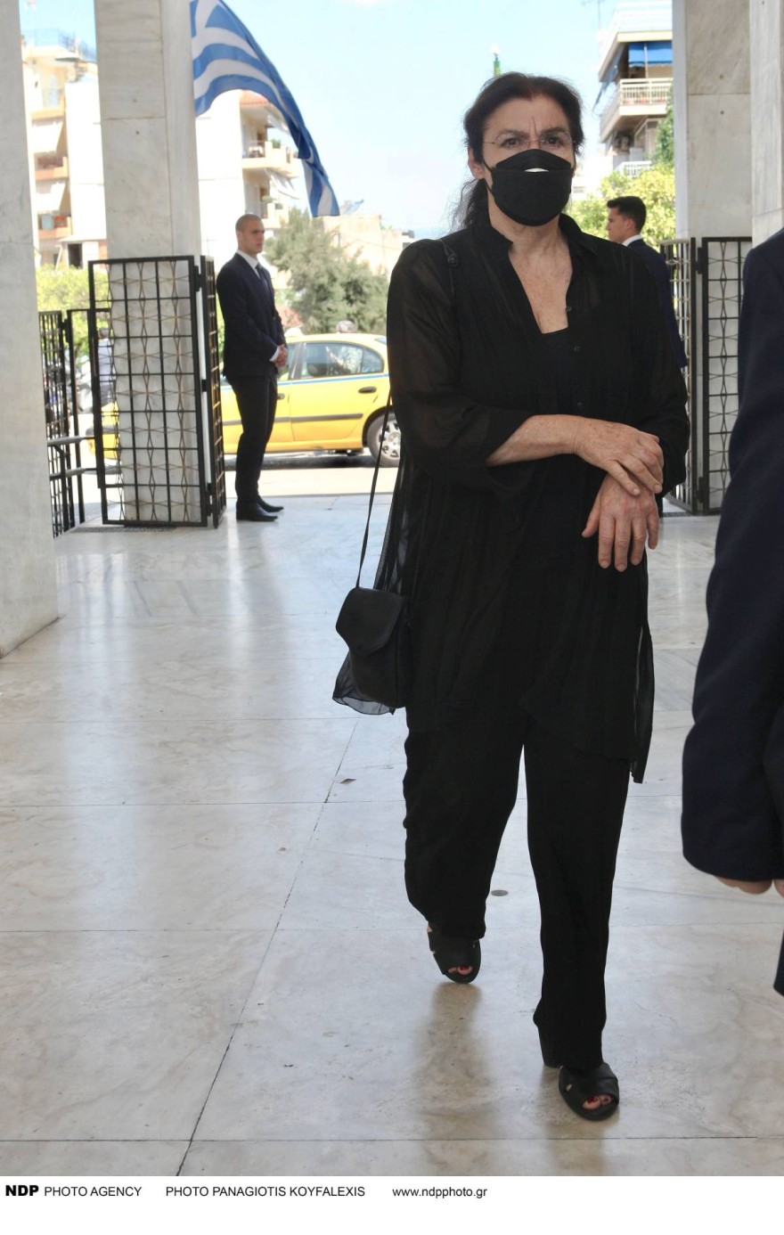 Μαρίνα Λαμπράκη Πλάκα κηδεία Λυδία Κονιόρδου