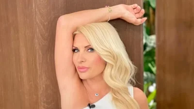 Με αστραφτερό εντυπωσιακό φόρεμα η Ελένη Μενεγάκη - Η ανάρτηση που άναψε ''φωτιές'' στο Instagram