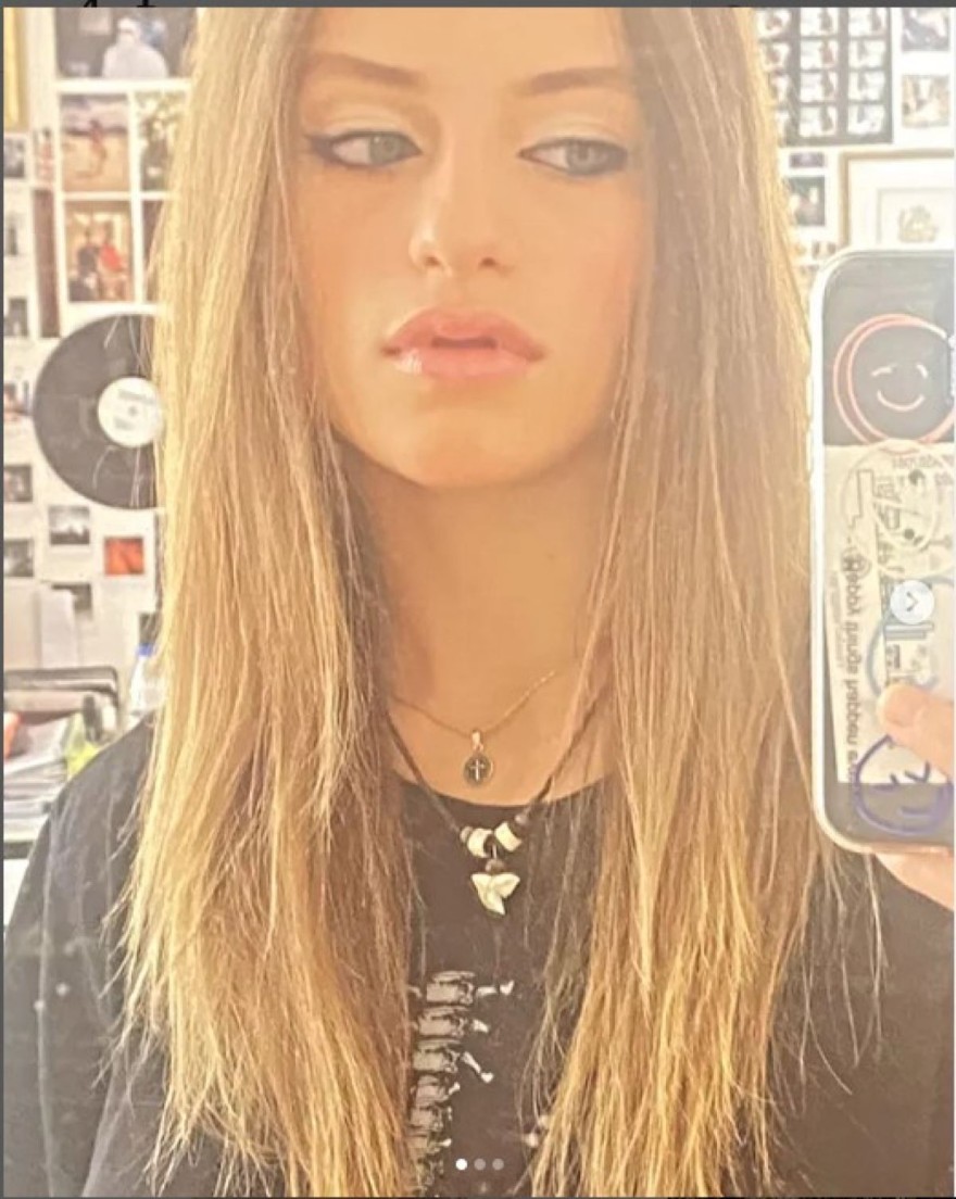 Γαίη Μερκούρη - Ανάρτηση