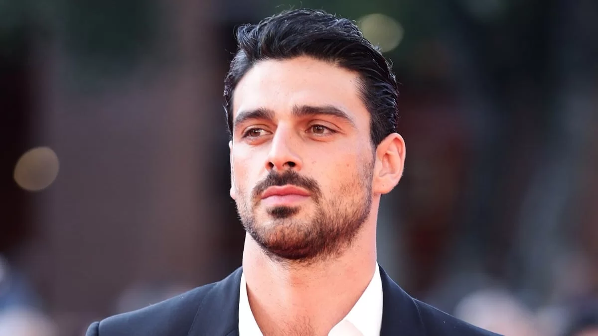 Μικέλε Μορόνε: Ο σταρ του Netflix αποκαλύπτει για πρώτη φορά - «Ένα αγόρι μου ζήτησε να...»