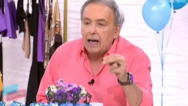 Με αυτό το τρικ έβγαλε 50.000 σε ένα λεπτό.: Η on-air αποκάλυψη Μικρούτσικου για τον Τράγκα που ''έβαλε φωτιά'' στο πλατό