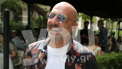 Φουλ ανανεωμένος και φανερά αδυνατισμένος ο Νίκος Μουτσινάς - Οι φωτογραφίες που το μαρτυρούν