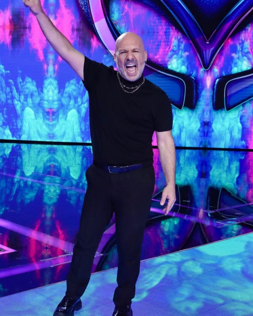 Νίκος Μουτσινάς γκέι