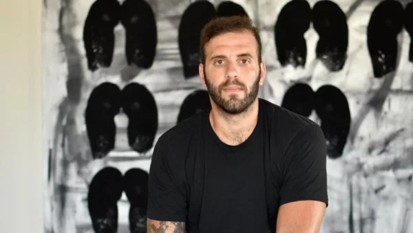 Single ξανά ο Νίκος Παππάς: Χώρισε με την κούκλα σύντροφό του