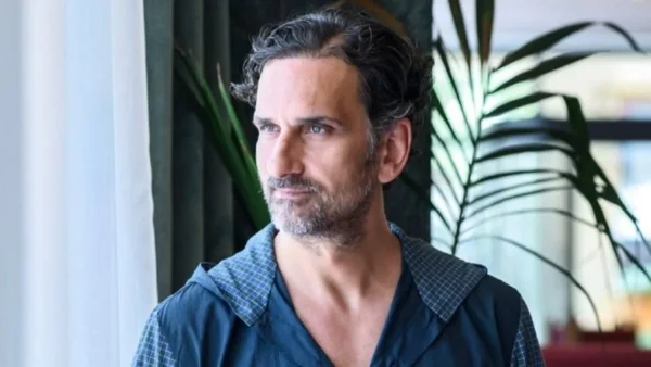 «Όλοι οι κακοί...» - Ο Νίκος Ψαρράς δίνει spoiler για το επικείμενο φινάλε των Άγριων Μελισσών