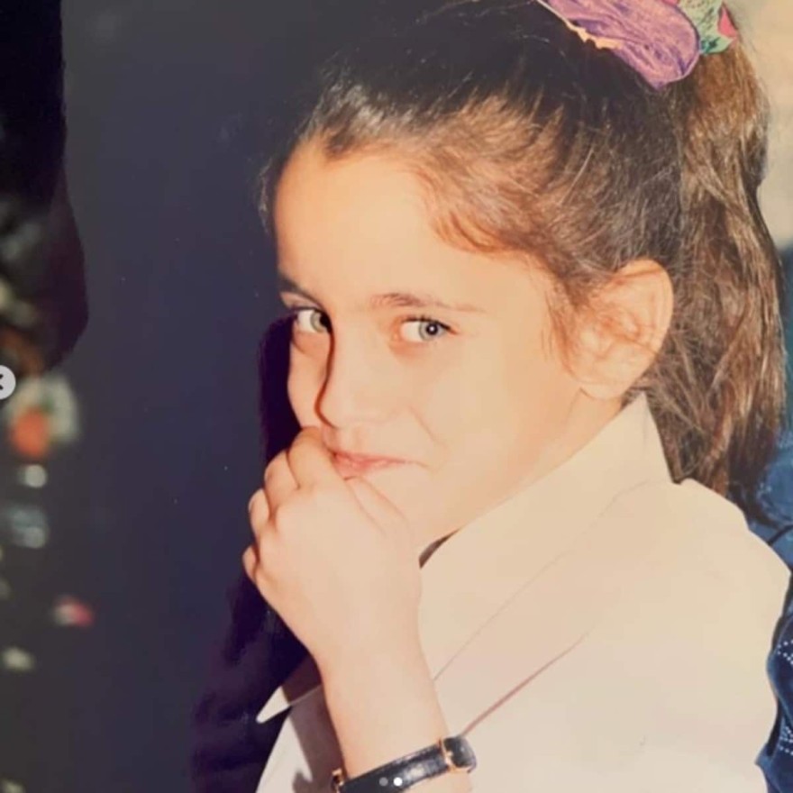 Αυτές είναι οι φωτογραφίες με τη μελαχρινή Δούκισσα Νομικού