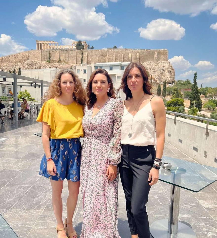 Όλγα Κεφαλογιάννη αδερφές