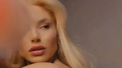 Με ''καυτό'' σορτσάκι και αθλητικό crop top - Η Αλεξάνδρα Παναγιώταρου ποζάρει και «βάζει» φωτιές