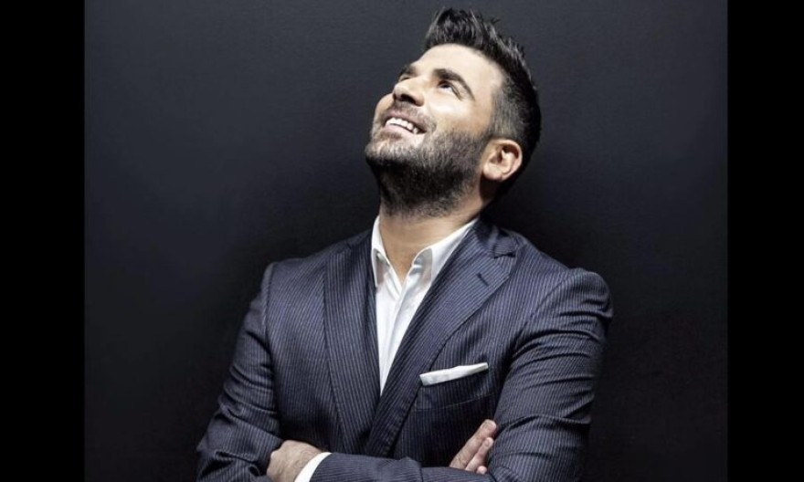 Ο αγαπημένος φίλος της Καρλάκη Παντελής Παντελίδης