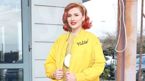 Πλέει σε πελάγη ευτυχίας η Πέννυ Μπαλτατζή - Πόζαρε με φουσκωμένη κοιλίτσα λίγο πριν γεννήσει