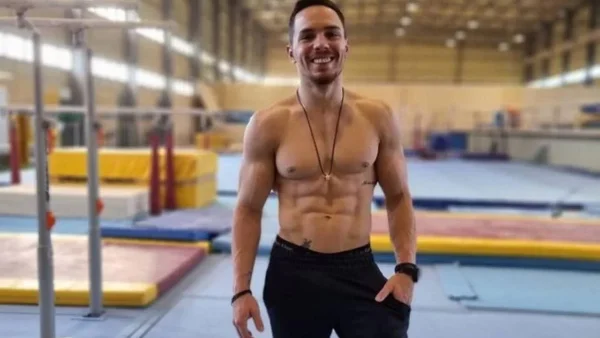 Ολόκληρο κορίτσι η κόρη του Λευτέρη Πετρούνια - ''Λιώνει'' για πάρτη της