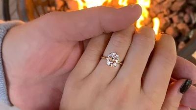 Γνωστός Έλληνας ποδοσφαιριστής έκανε πρόταση γάμου στη σύντροφό του - Βγάζει μάτι το εντυπωσιακό μονόπετρο