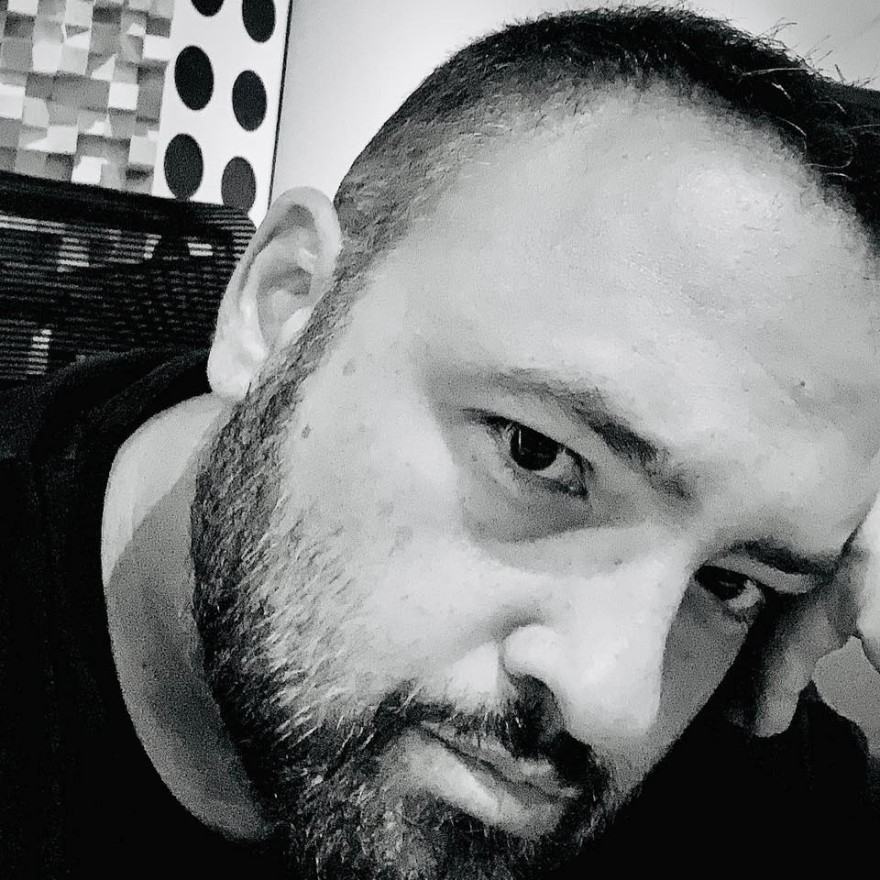 Ο γνωστός συνθέτης Μάριος Ψιμόπουλος που τραυματίστηκε εν ώρα ληστείας