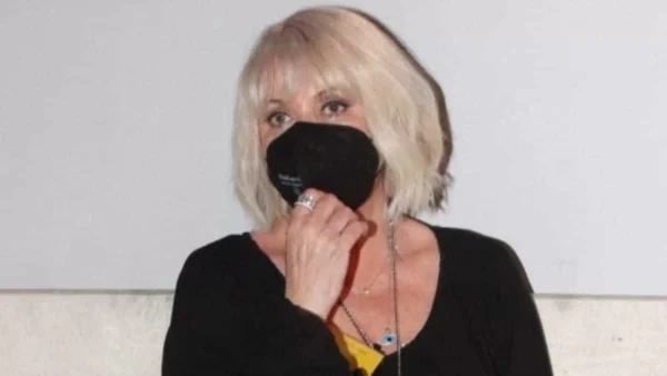 «Σταματήστε επιτέλους να...» - Ασύλληπτο δημόσιο ξέσπασμα από την Ρούλα Κορομηλά