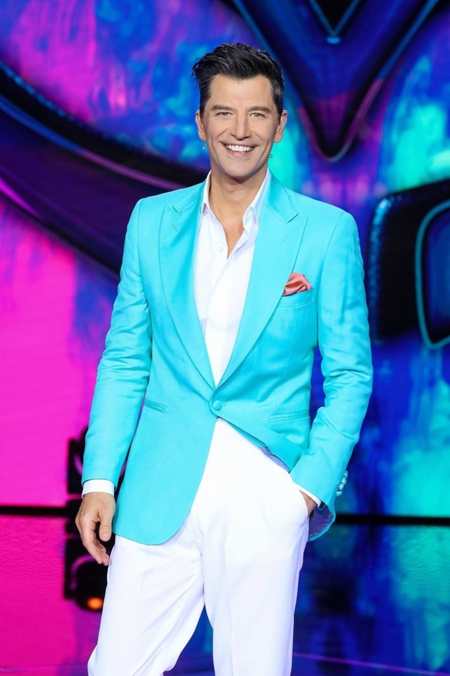 Σάκης Ρουβάς ακουα σακάκι