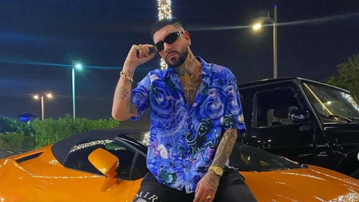 Με χλιδάτο πρωινό για δύο στο μπαλκόνι - Η νέα ανάρτηση του Snik μπροστά από τον Πύργο του Άιφελ