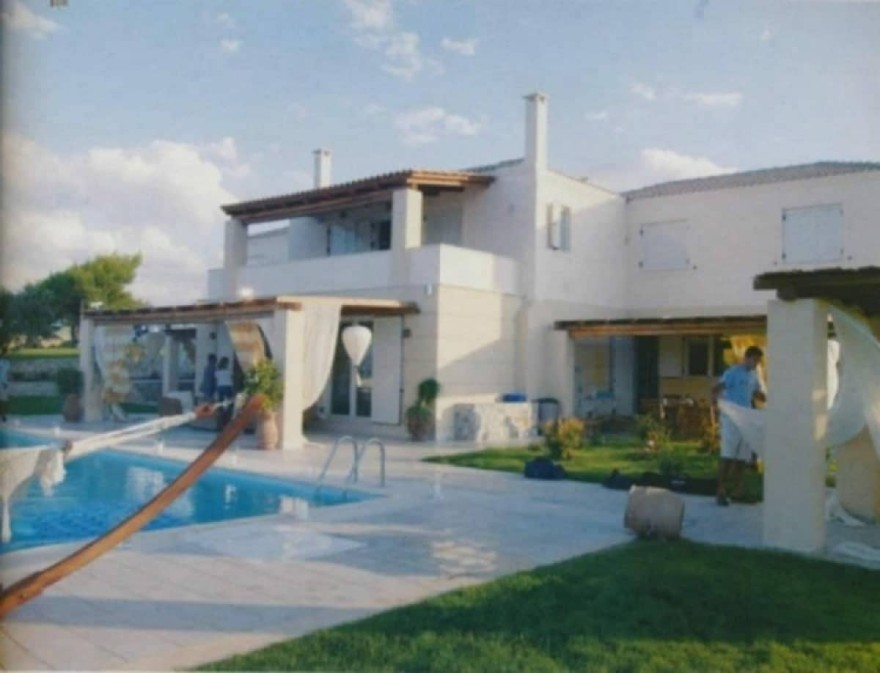 Τατιάνα Στεφανίδου Νίκος Ευαγγελάτος εξοχικό Χαλκίδα