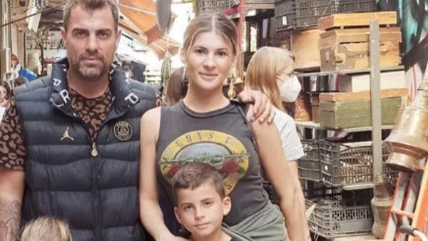 Στιγμές ευτυχίας για την οικογένεια του Στέλιου Χανταμπάκη - Τα πρώτα μπάνια στη Μύκονο με τους 4 τους