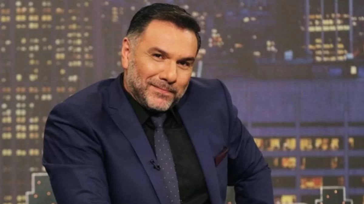 ΑΝΤ1: "Έσκασε" η ανακοίνωση για το The 2night Show και τον Γρηγόρη Αρναούτογλου