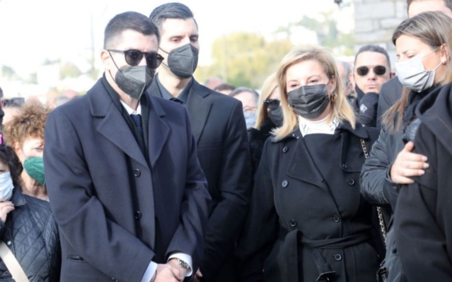 Η ανακοίνωση του Σοφού για την απόφαση του γιου του Τράγκα να αποποιηθεί κάθε περιουσιακό στοιχείο