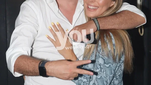 Full in love το νέο ζευγάρι της Ελληνικής showbiz - "Έλιωσε" στην αγκαλιά του η τραγουδίστρια