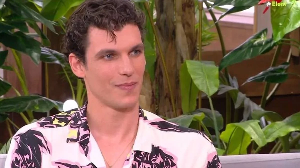 Έμειναν "κάγκελο" με την ατάκα της Μενεγάκη για τον Βασίλη Μίχα - «Να χαίρεσαι τον γιόκα σου!»