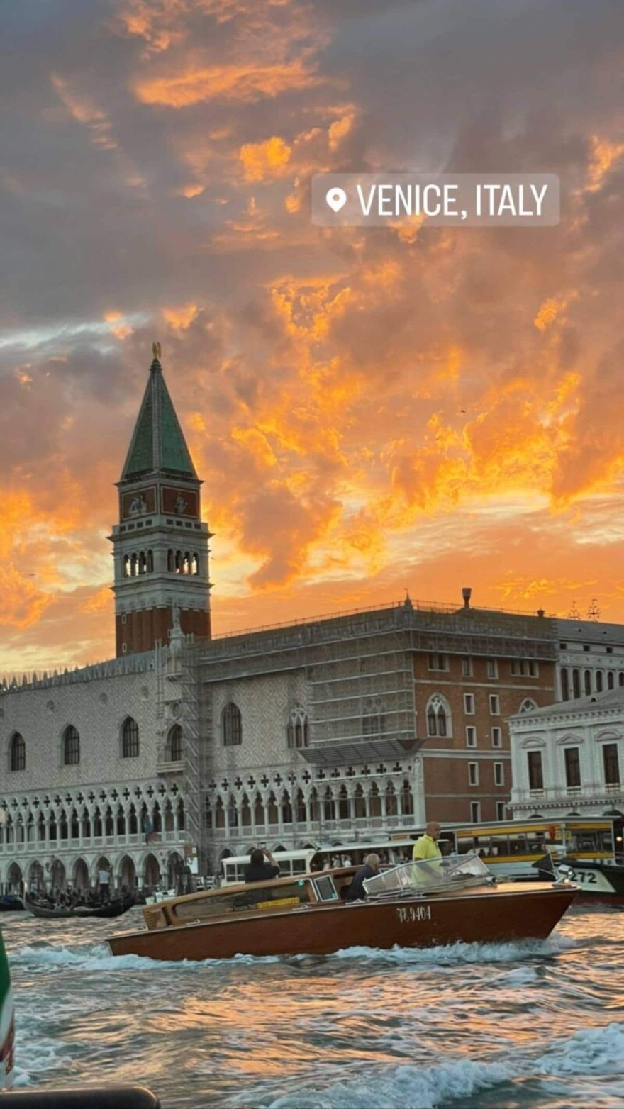 Η ρομαντική φωτογραφία της Χρουσαλά από τη Βενετία