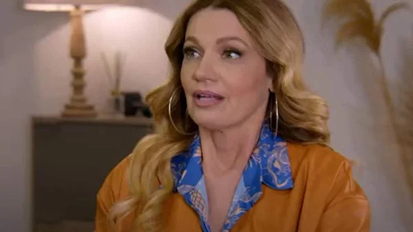 Άσε μας ρε μαμά: Ρωξάνη και Δημήτρης δεν κρύβονται και ζουν τον έρωτά τους