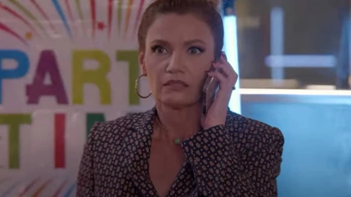 Άσε μας ρε μαμά: Ο Δημήτρης επιστρέφει σπίτι ωστόσο δεν χαίρονται όλοι με αυτό και πιο συγκεκριμένα ο...