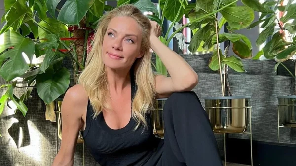 Κάποτε ήταν μελαχρινή - Η Ζέτα Μακρυπούλια στα πρώτα της χρόνια πριν την πλαστική στήθους