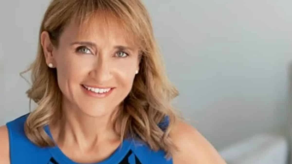 Με καλή παρέα και το σύζυγό της στο πλευρό της - Η Μάρα Ζαχαρέα απολαμβάνει τις διακοπές τη στην Πάρο