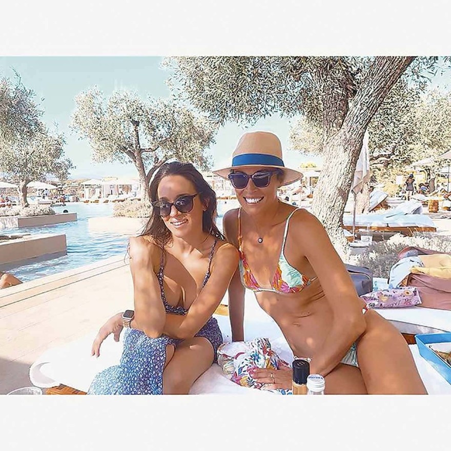 Καλομοίρα και η Μαριέττα Χρουσαλά