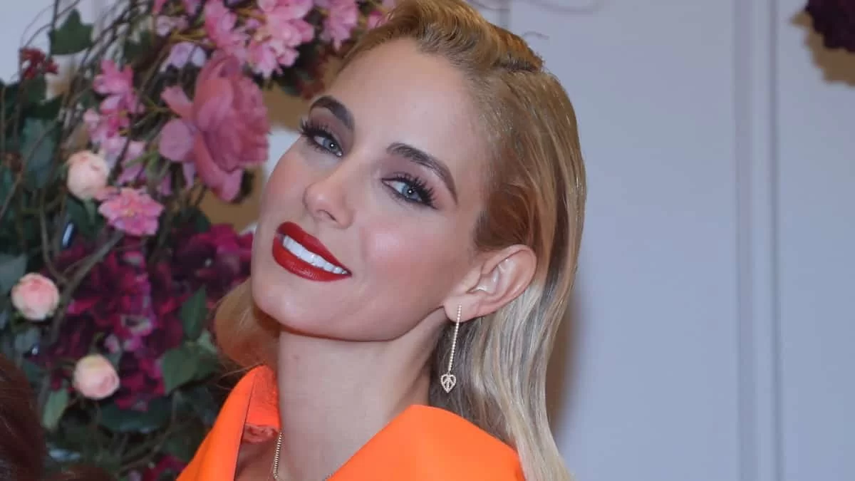 Με πιτζάμες, ατιμέλητη και άβαφη - Πώς είναι στην πραγματικότητα η Δούκισσα Νομικού