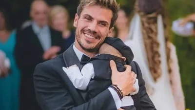 Μπήκαν στην κουζίνα και έφτιαξαν κουλουράκια - Το τρυφερό στιγμιότυπο του Άκη Πετρετζίκη με τον μικρό του γιο