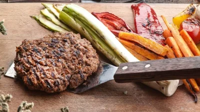 Της διαίτης - Ζουμερά μπιφτέκια με λίγες θερμίδες και λίγα λιπαρά